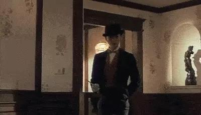 “豪放”女星和富豪认识2月闪婚，两度复出均失败，频繁被传婚变