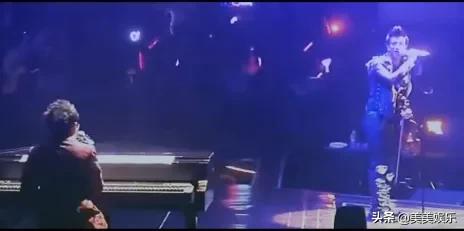 那些年汪峰“预言”的大新闻：郑爽张恒撕X，王菲离婚，文章出轨