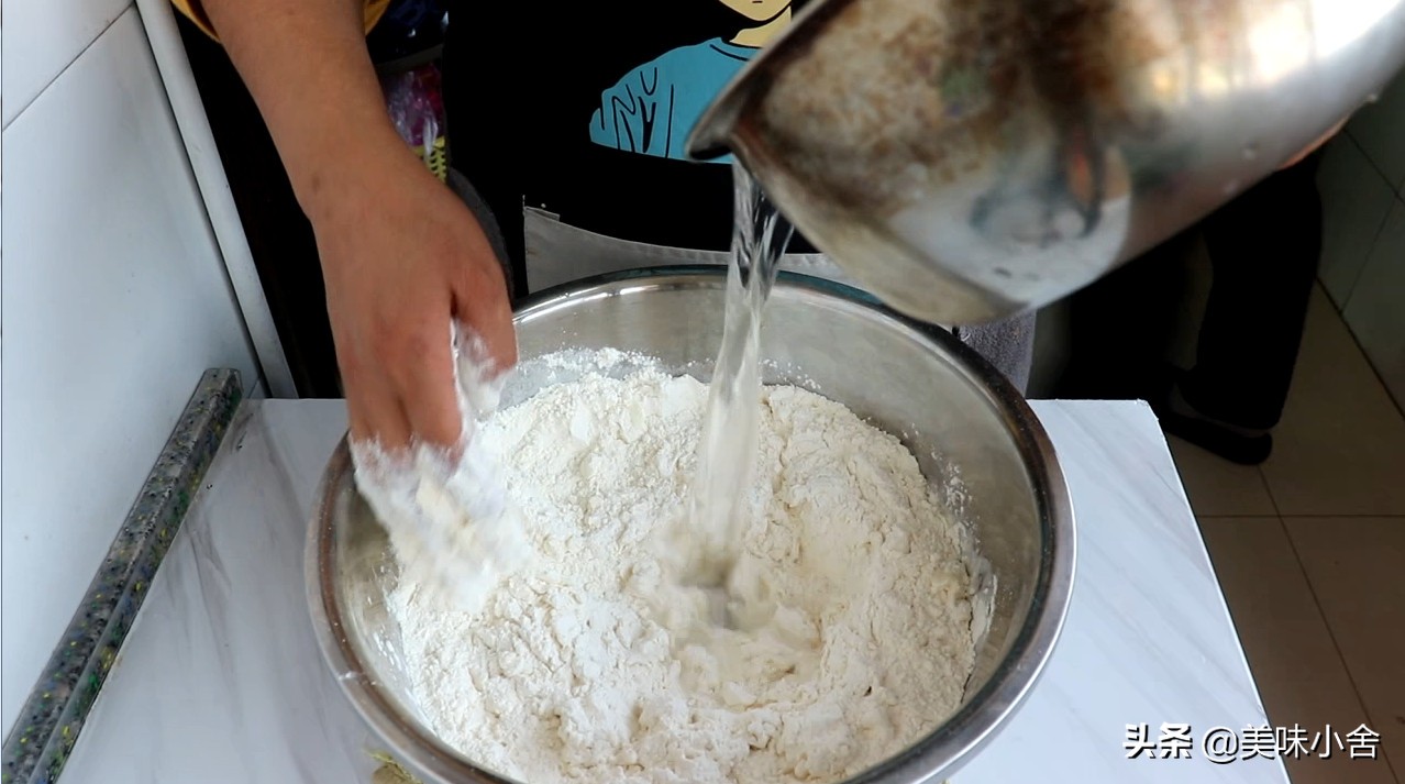 高筋面粉做春饼皮更有韧性吗,烙春饼怎么做有韧性