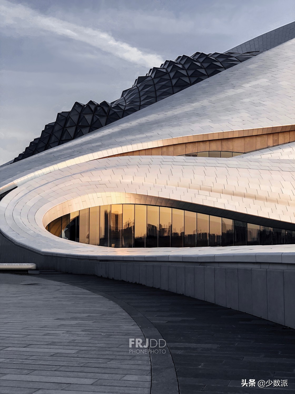 iPad是「无用的玩具」？用了一年，它为我打开了另一个世界