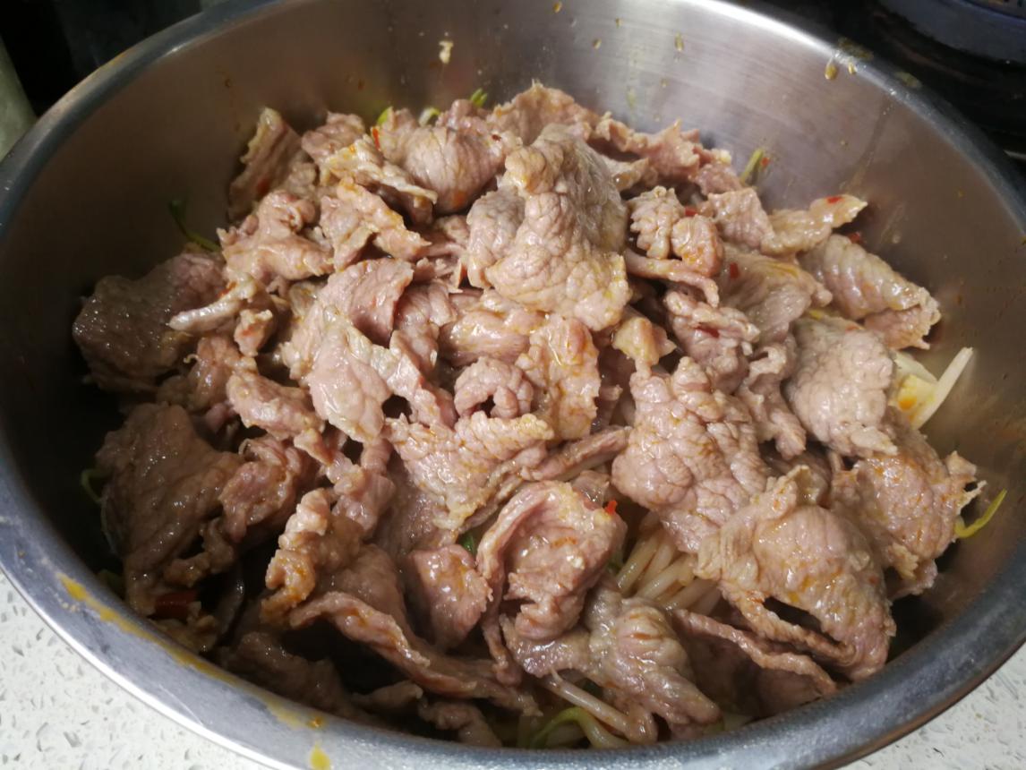 分享一道超经典的川菜水煮牛肉,水煮牛肉不放肉的正宗做法川菜