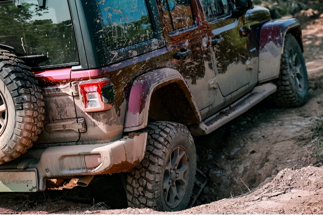 牧马人跑赛道用几驱,牧马人公路性能