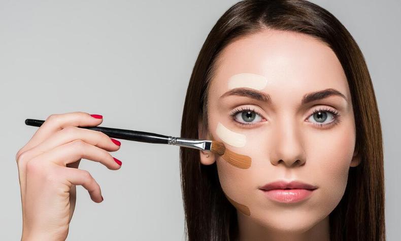 油皮粉底怎么才能脱妆不卡粉,油皮粉底怎么才不会斑驳