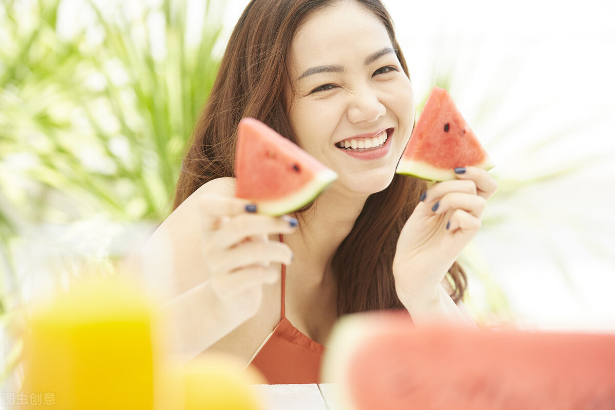 宝妈上吐下泻是什么原因引起的,90后宝妈上吐下泻