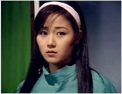 趋势|发带绑一绑,让新的一年从头开始美