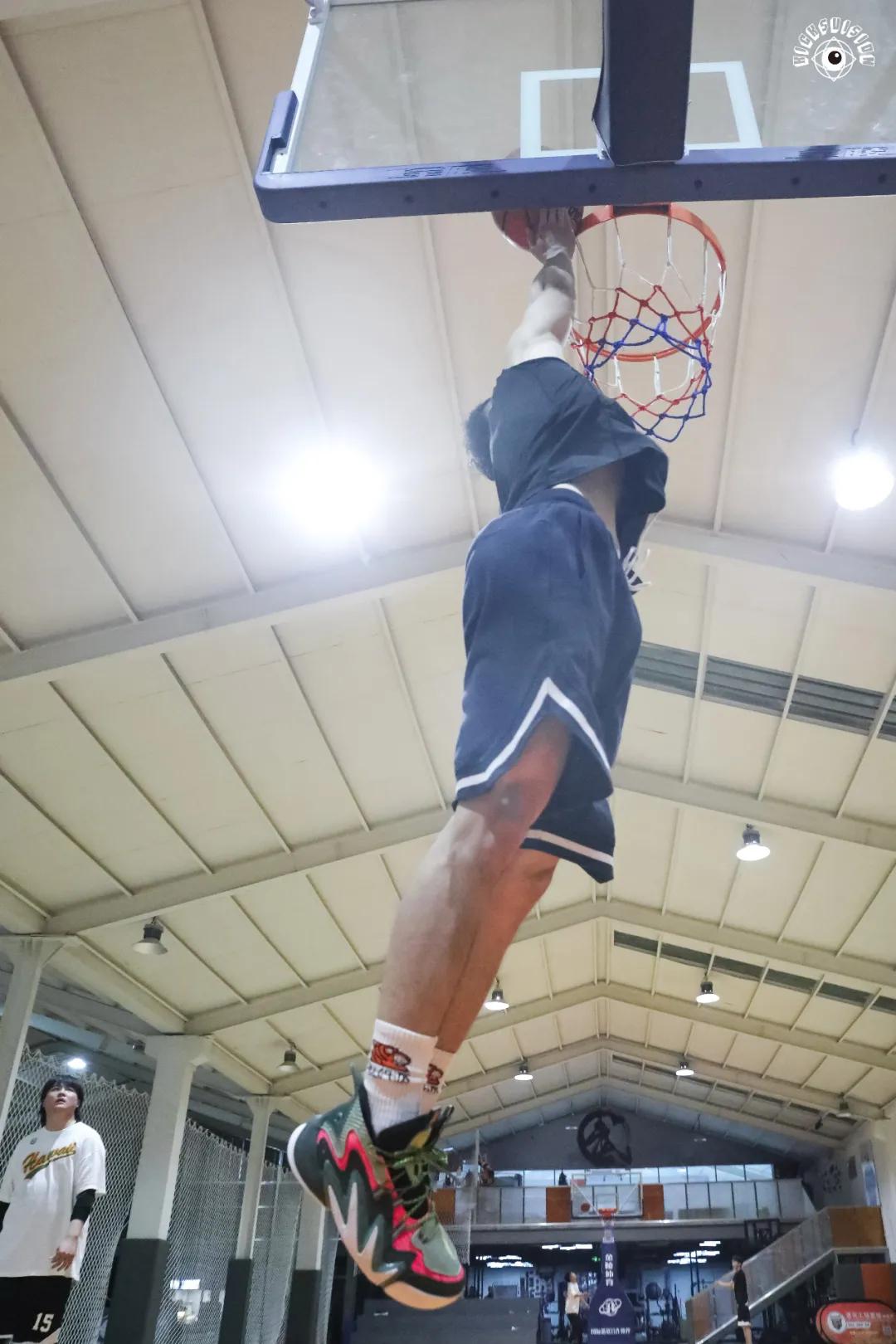 无论是打球还是穿鞋，你都「要疯」一点|KVSN众测