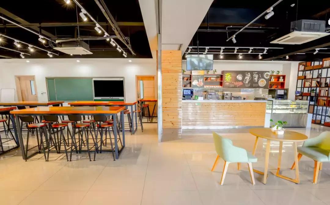 三亚中瑞酒店管理职业学院名列全国职业院校满意度排行榜第二