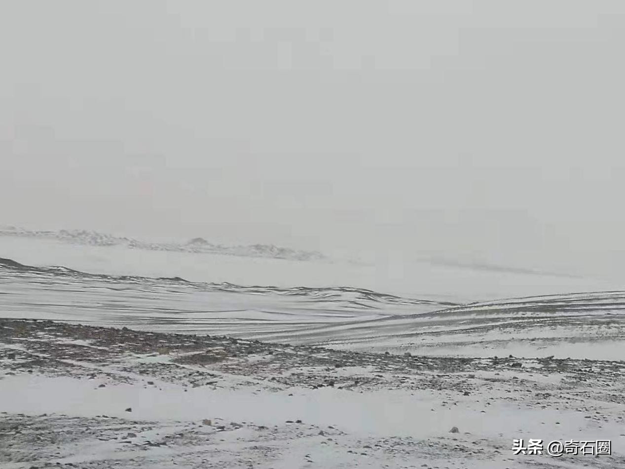 陨石一般在什么地方容易发现,如何正确的辨别陨石寻找陨石