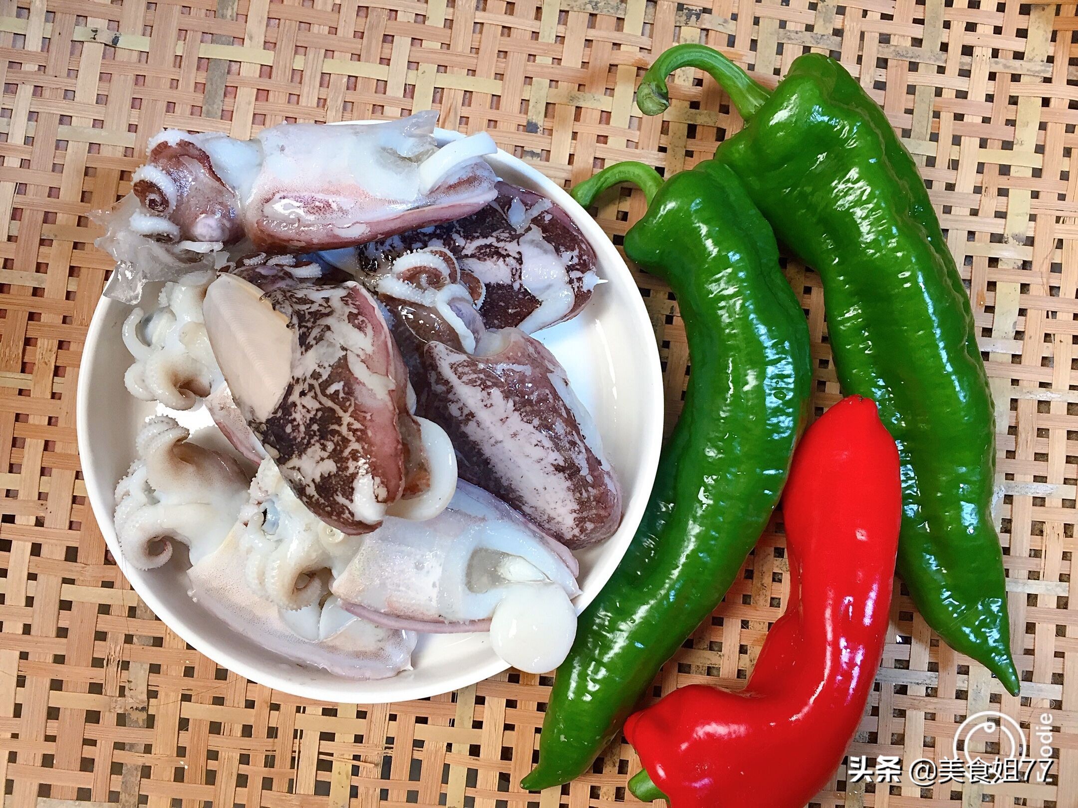 鱿鱼脖怎么炒才好吃不腥也不辣,鱿鱼怎么炒好吃又简单又不腥