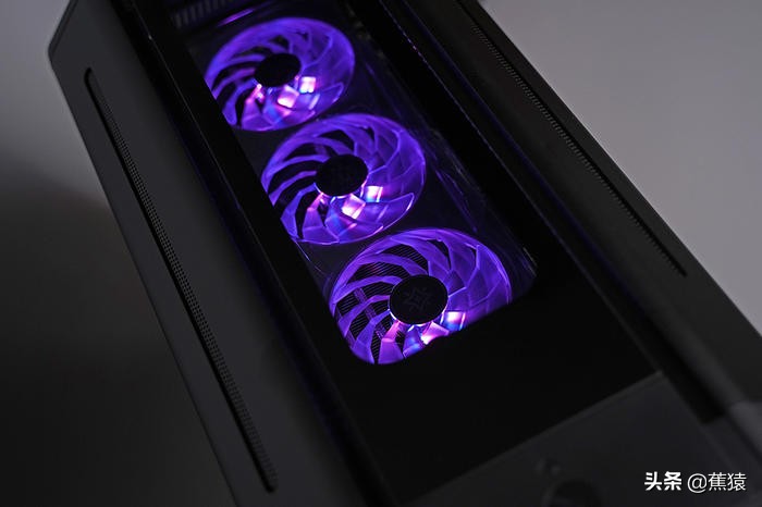 安钛克CUBEDRAK装机展示，11700+ROGB560-G+3080TI