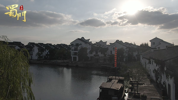 神秘古宅的视频,神秘老宅发现影子