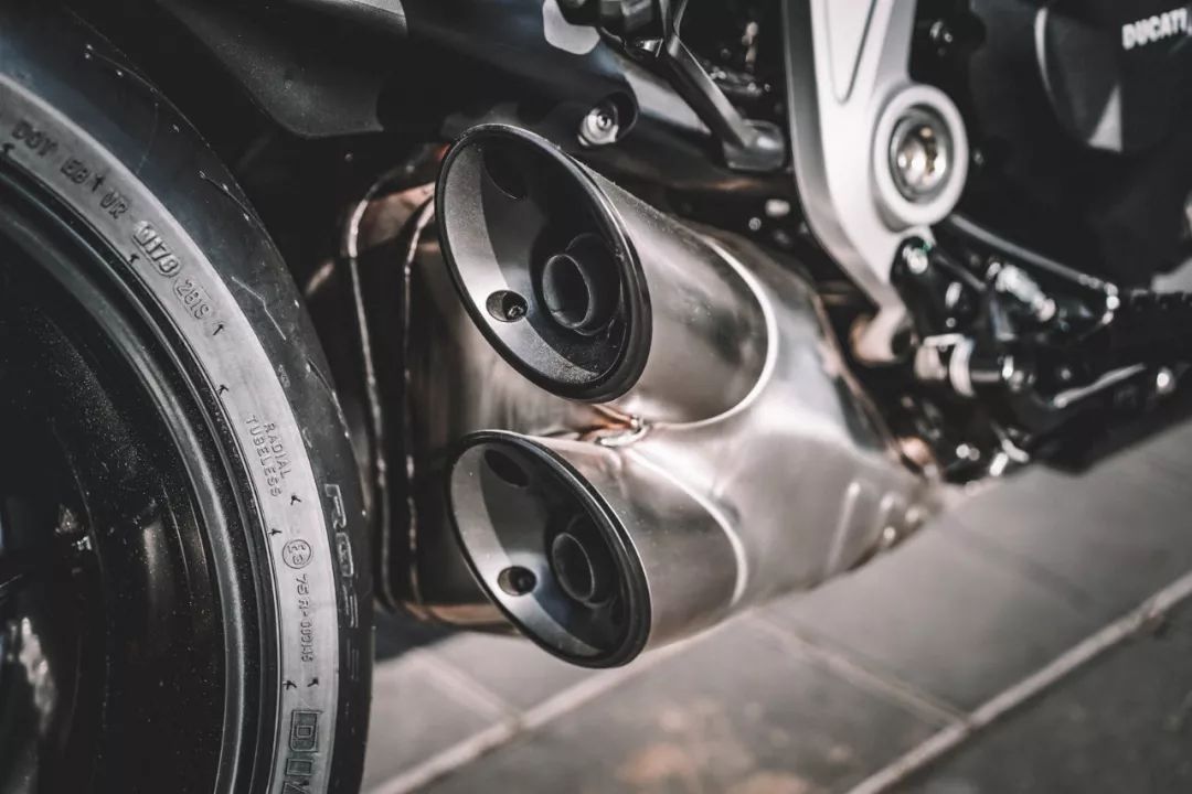 2022款杜卡迪1260s试驾,杜卡迪1260s是复古还是街车