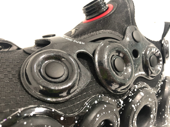 你没见过的安踏!走秀款曝光:中底霸气,系带方式新奇,霸气侧漏