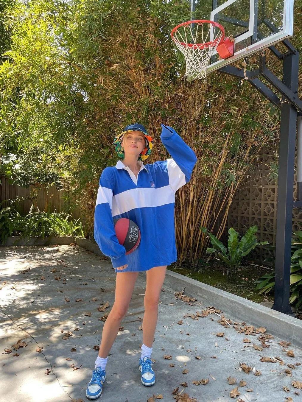 入秋必备的卫衣,入秋必备10款卫衣