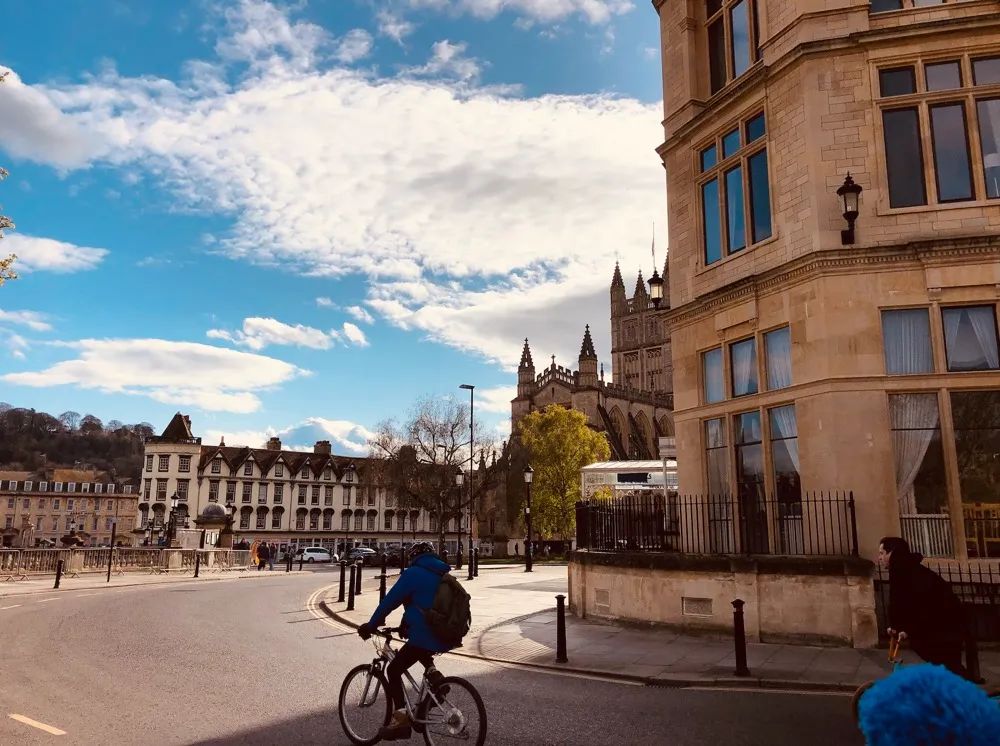 在英国开车自驾游,英国自驾游20000够吗