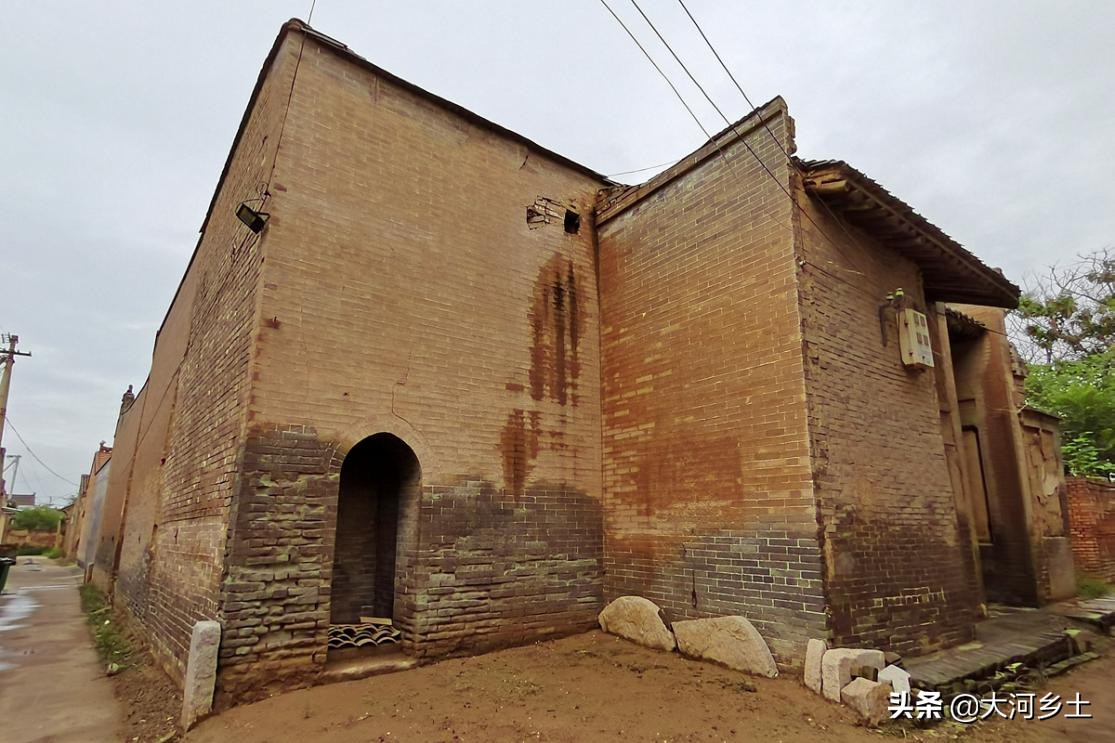 农村自建房一体门楼,农村自建房共用院墙
