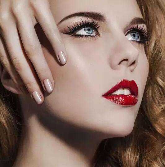 如何化显眼睛大的浓眼妆,怎么化显眼睛大的妆容