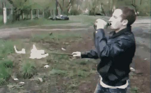 为什么加油站要24小时上班,为什么加油站一个工资1800