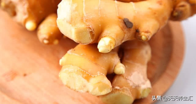 手上长水泡挠破了怎么办,手上起小水泡挠完了有点疼