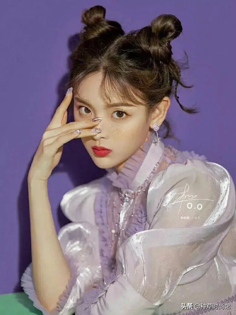 花瓣丸子头学生党蓬松,古风丸子头前额花瓣头饰