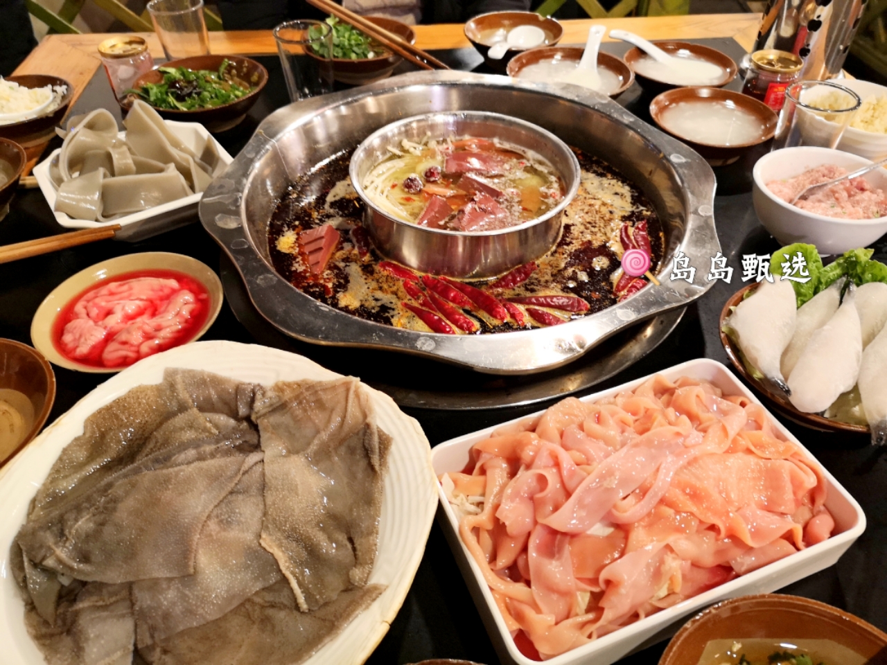 小区巷子里的火锅店,小区门口火锅食材店