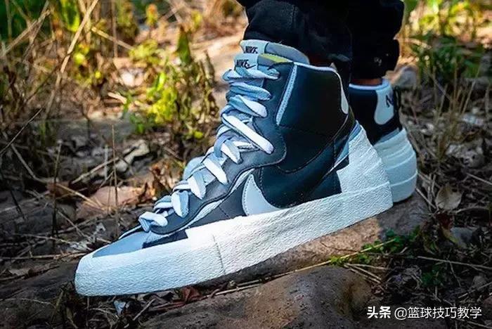 耐克和日本一个牌子联名的鞋子,一双鞋四个品牌