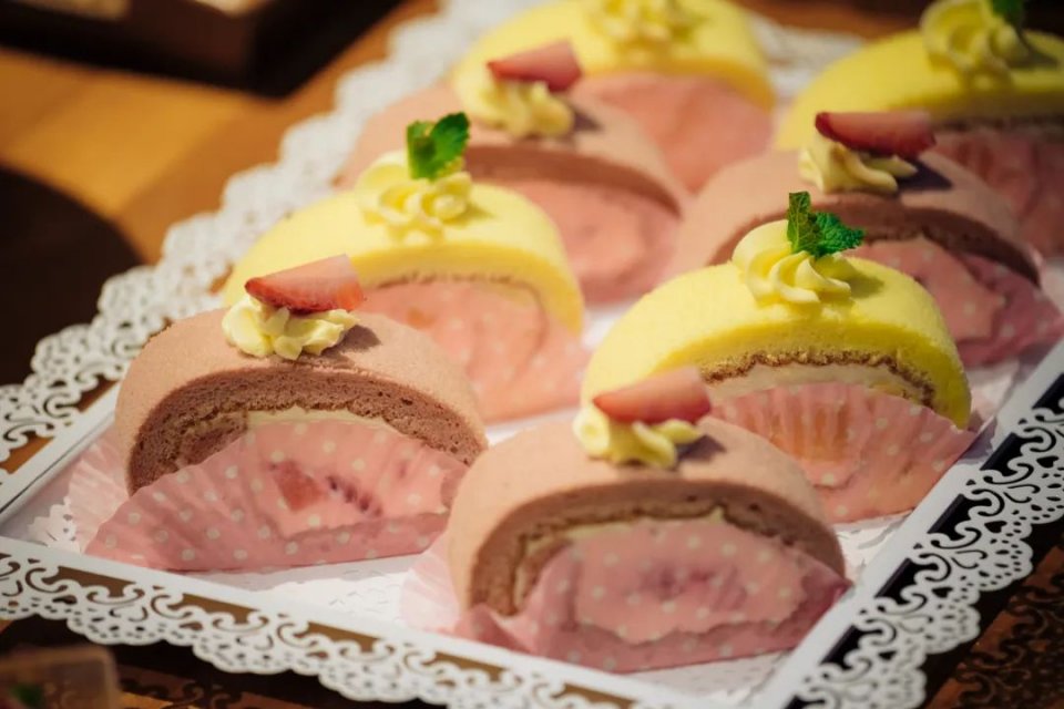 轰趴馆里的小型ktv多少钱,酒店式公寓轰趴棋牌馆