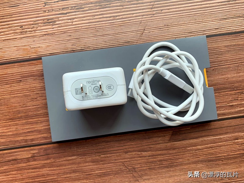 千元性价比高的手机realmeq2,超值千元机推荐