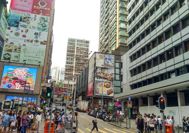 香港从什么年代开始繁华的,普通人第一次去香港感受