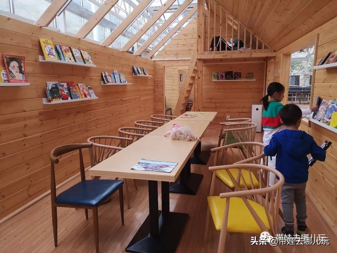 住别墅、滚草坪、躺在床上看电影，密云轻奢营地的花样玩法