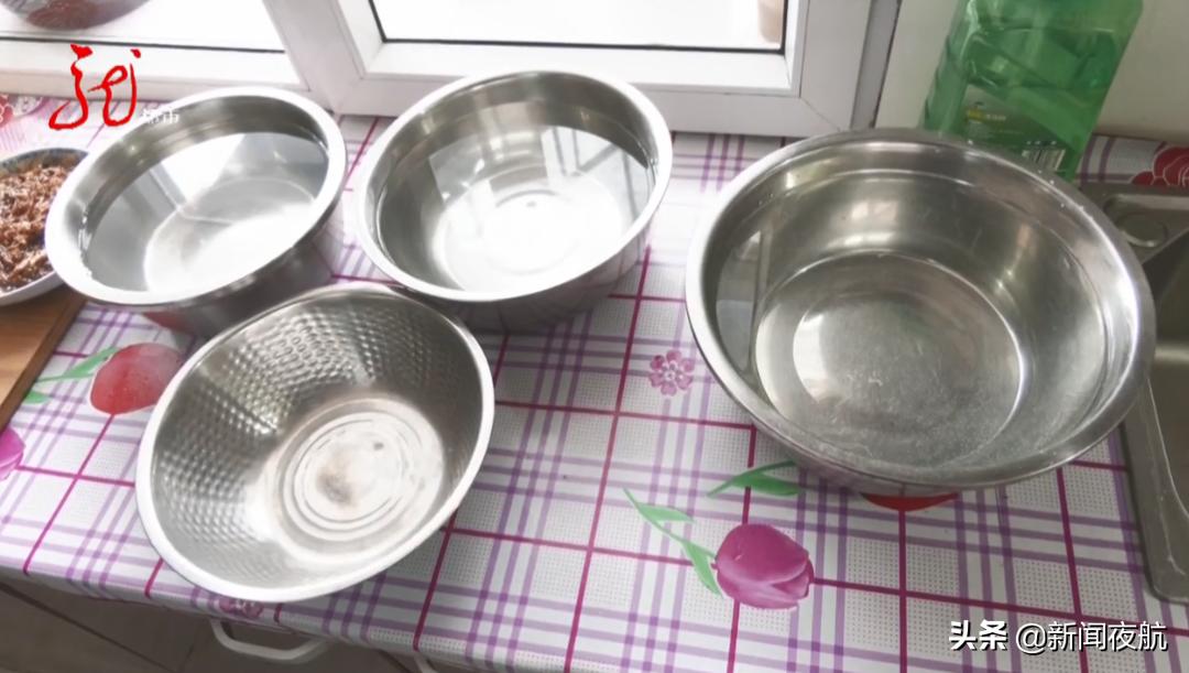 仓买生意看似“火爆”,居民来了却排长队不买东西