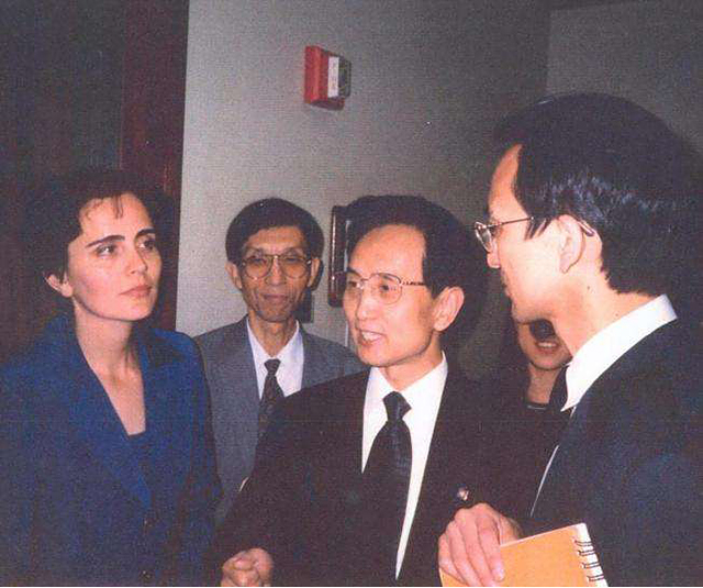 “气功大师”严新:90年代引起“气功热”,记录磁带卖80一盒