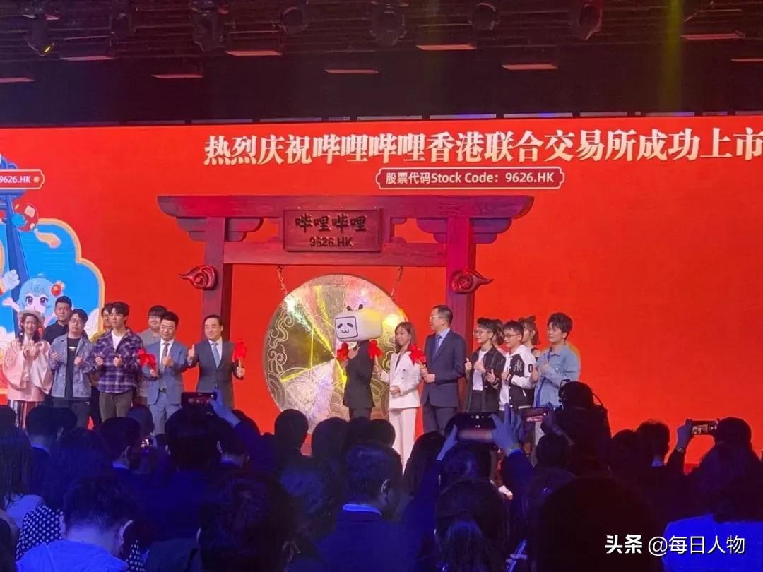 小米宣布造车、鹅厂盒马阴阳怪气,3月是大厂的混合双打