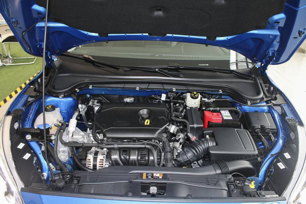 福特福克斯三缸手动1.5t,福特福克斯1.5t四缸8at