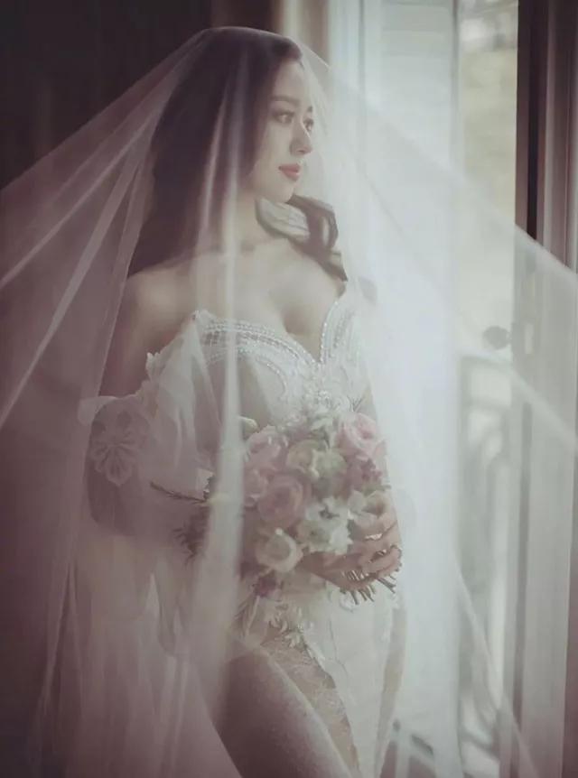 神奇的吉娜,作为郎朗太太的社会学意义