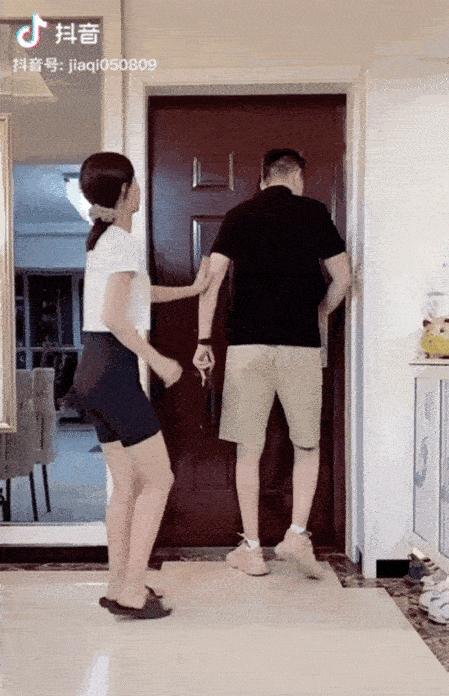 鐖跺コ浜插瘑鎷ユ姳鍚堟媿鍥剧墖,鐖跺コ鎷ユ姳鍚堢収