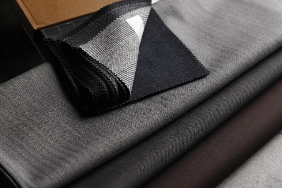 定制西装的面料怎么选,定制西装面料选择