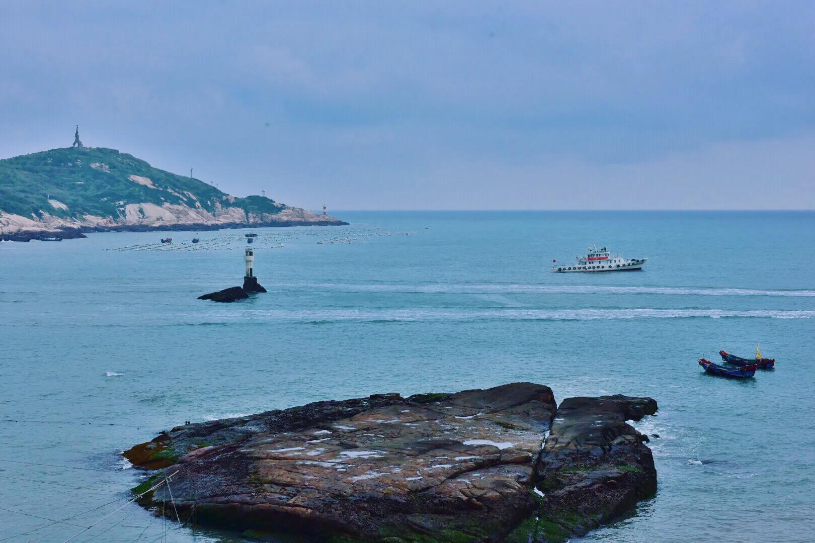 鍙版咕鍨︿竵娴峰矝,鍜屽彴婀惧灕涓佺浉浼肩殑娴峰矝