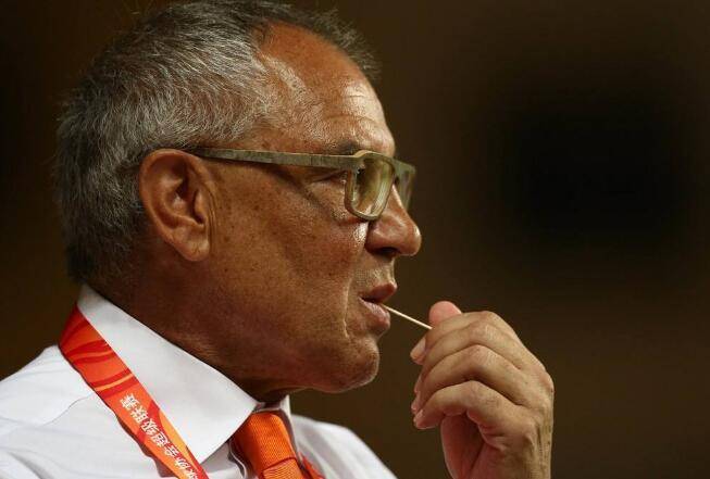 李霄鹏下一任主教练,李霄鹏下一任教练是谁