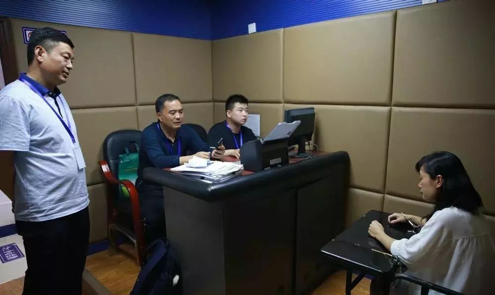 重庆警方破获荐股诈骗团伙,警惕以推荐股票为由实施网络诈骗