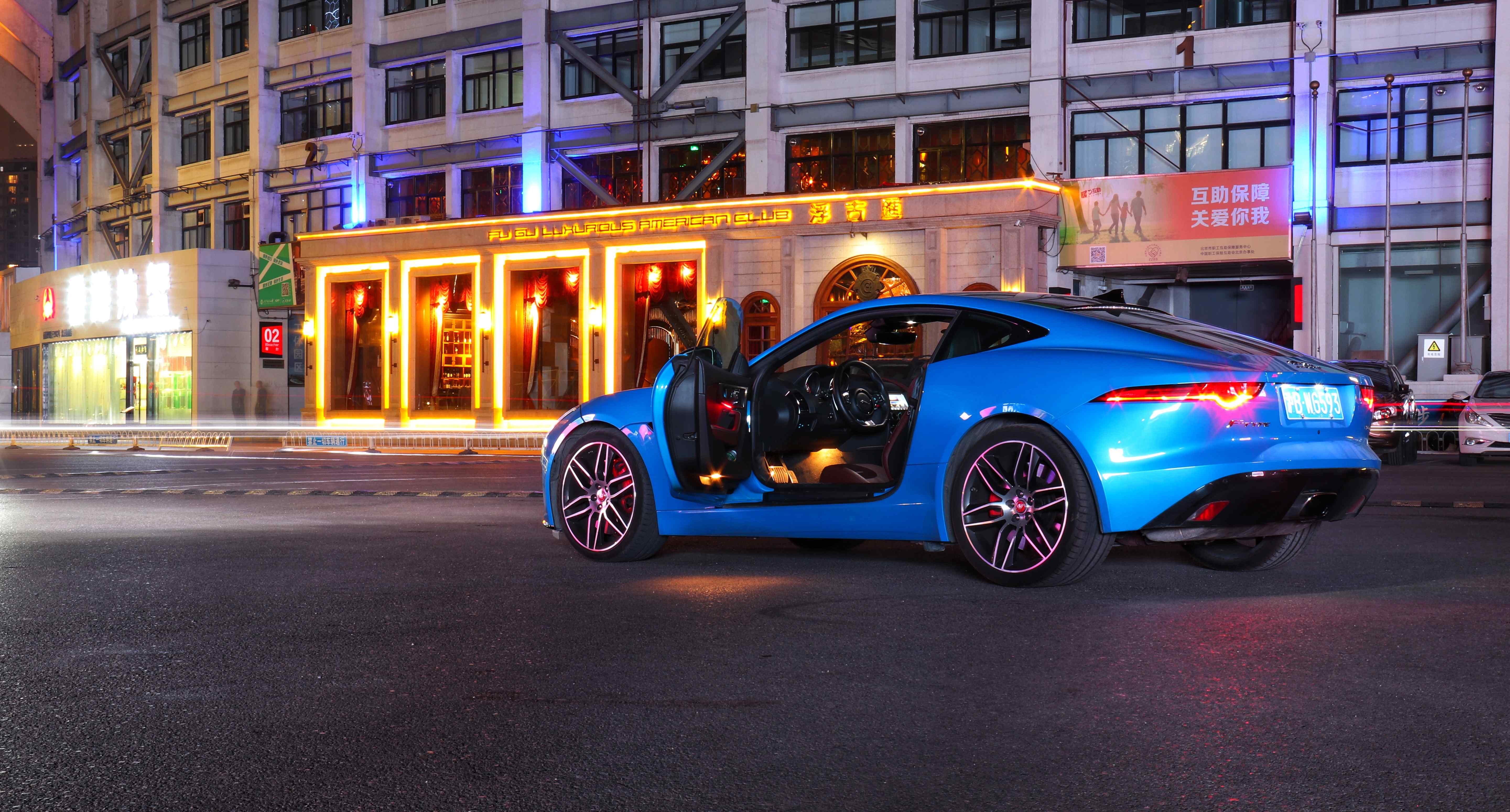 与“赫本”独享二人世界，焦点测试F-TYPE2.0T