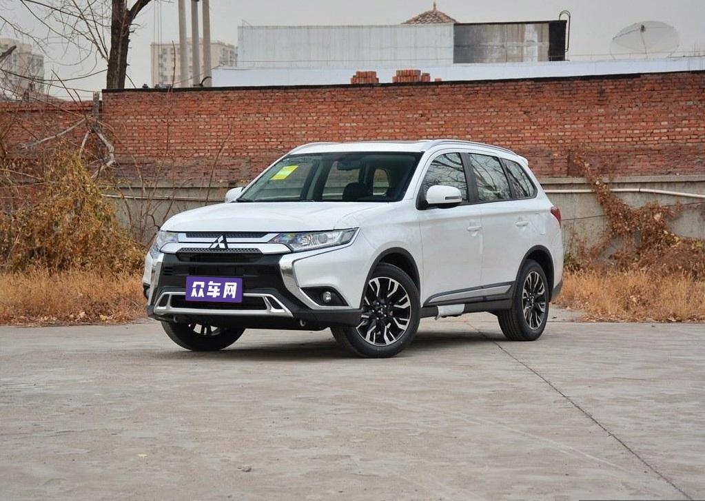 三菱欧蓝德和丰田奕泽谁性价比高,欧蓝德和奕泽档次高