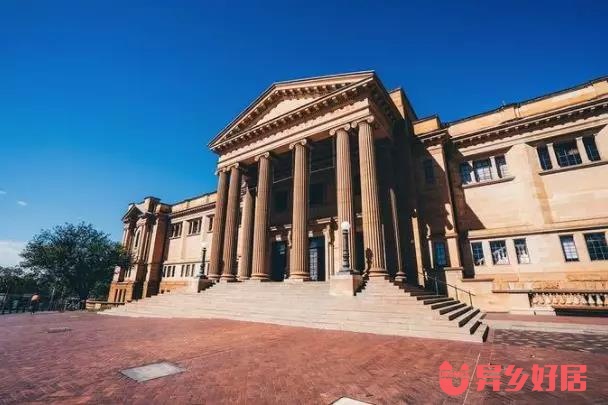 徜徉书籍海洋享受读书乐趣,徜徉在书海里面