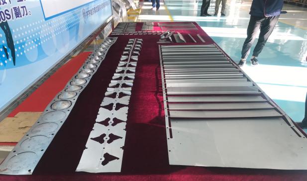 凤凰涅磐黑檀木,凤凰涅磐破茧重生