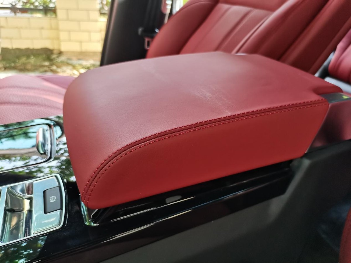 路虎揽胜换装纳多灰,路虎揽胜升级干椒红