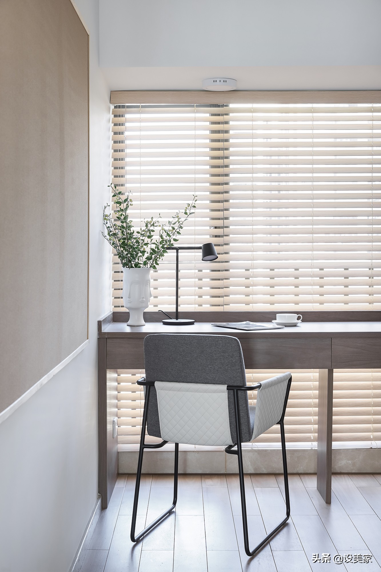 入户门对厨房和餐厅怎么化解最好,厨房窗户采光差怎么办