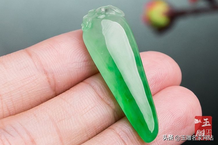 翡翠a货和bc的对比图片,2000-3000左右翡翠a货手镯