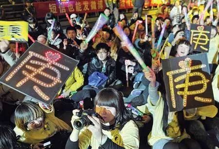 韩庚卢靖姗大婚！背后是一个过气偶像“自杀式”崛起的惨烈之路