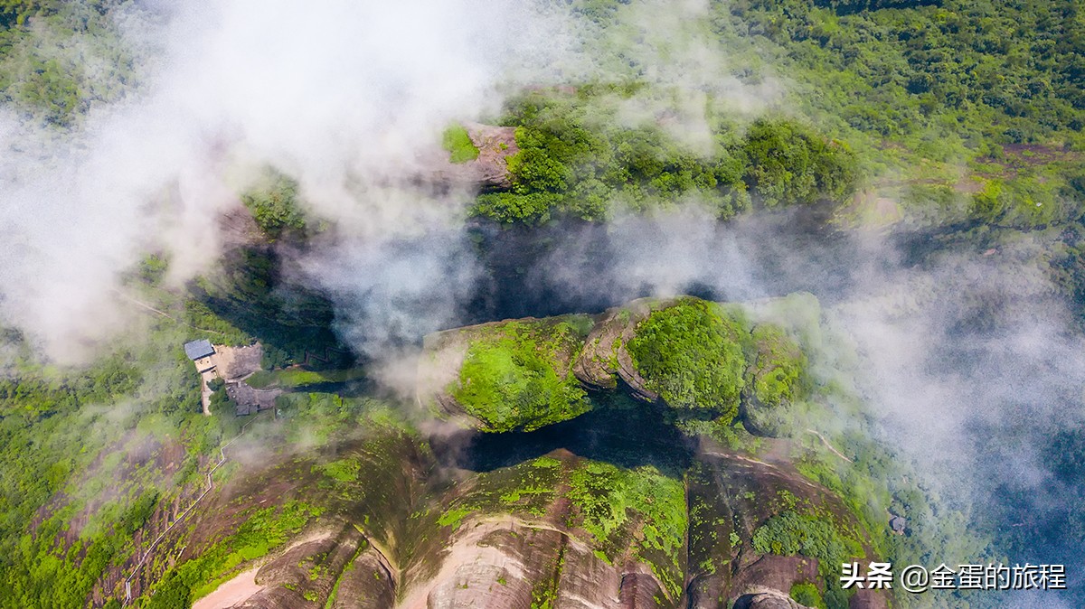 江浙地区唯一的一处世界自然遗产名录的神奇景观,丹霞地貌江郎山