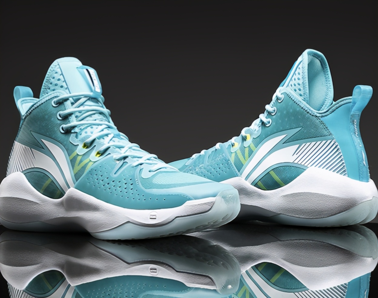 李宁安踏篮球鞋耐磨好看300左右,李宁安踏性价比高的透气篮球鞋